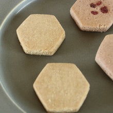 Load image into Gallery viewer, VEGAN RASBERRY &amp; MAPLE BISUCUITS